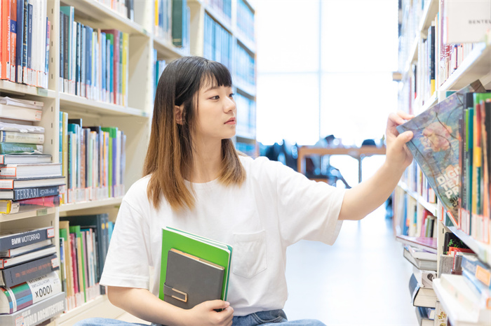 廈門初中畢業上衛校好不好?
