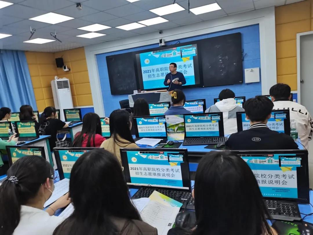 <a href=http://www.tjsxht.com/school-399/ target=_blank class=infotextkey>xASIЌWУ</a>