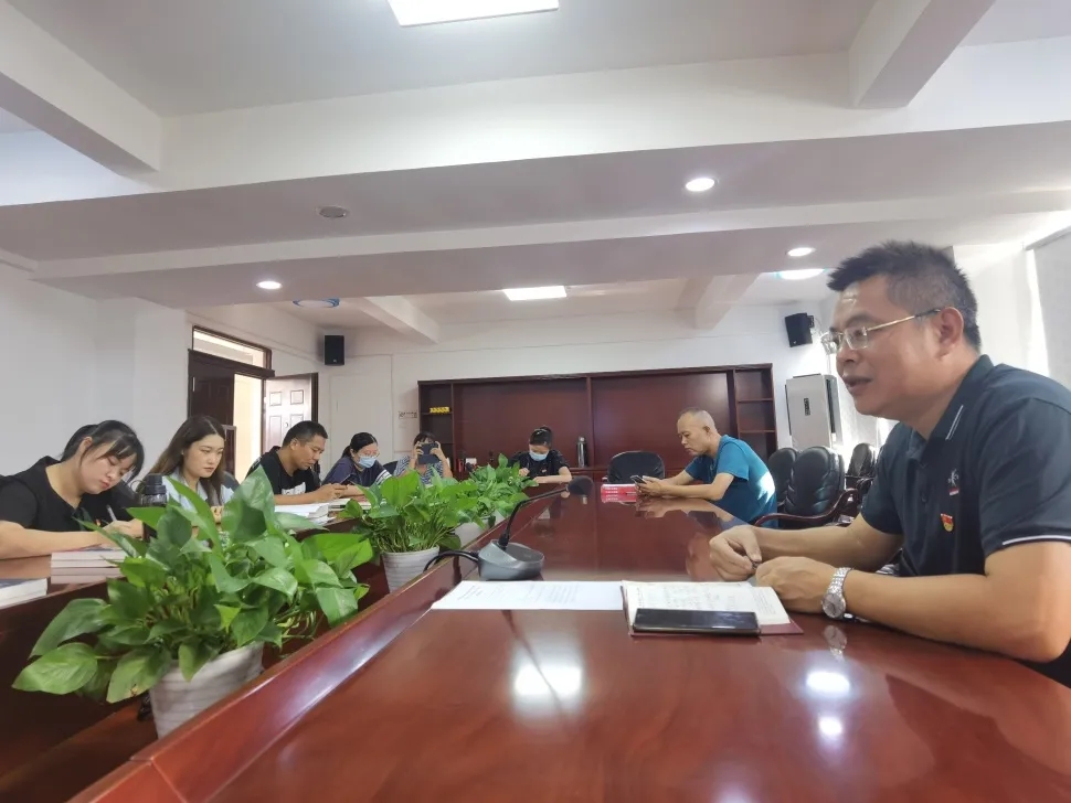百年榮光謀發展 砥礪奮進續新篇——廈門五中黨委召開黨員大會暨黨史學習教育專題組織生活會