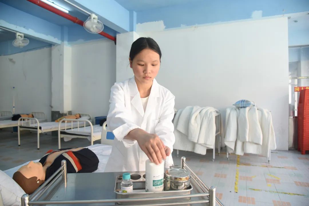 ﻿ϲ(bo)<a href=http://www.tjsxht.com/school-458/ target=_blank class=infotextkey>Ȫݳй̼g(sh)W(xu)У</a>W(xu)Әs@(gu)Ҫ(jing)W(xu)