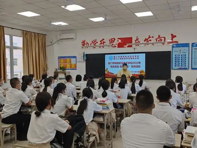 <a href=http://www.tjsxht.com/school-19/ target=_blank class=infotextkey>BT谲I(y)gWУ</a>ͣЪ y