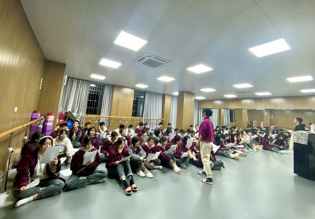 福州陽光國際學(xué)校:【喜報】四次蟬聯(lián)!我校高中部再獲馬尾區(qū)船政杯合唱比賽中學(xué)組一等獎!