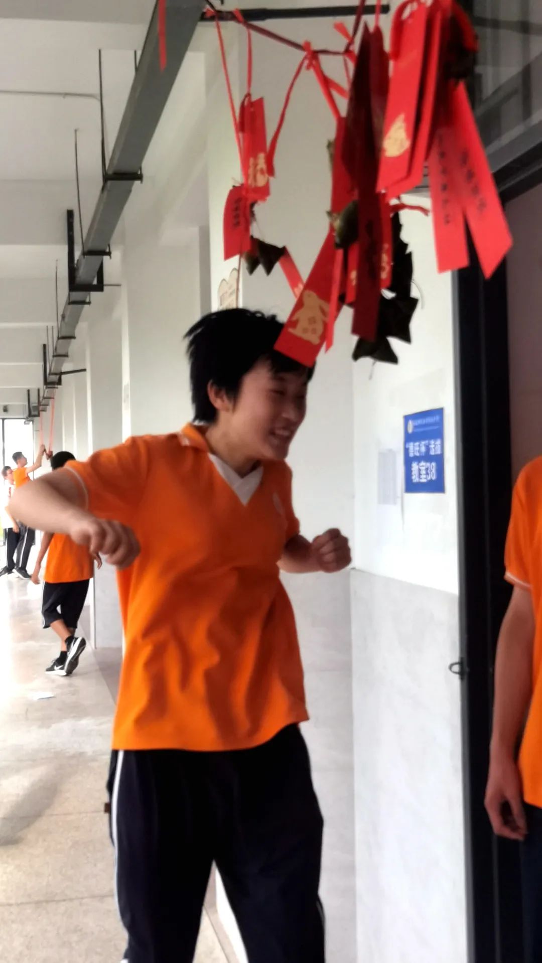 福州時代中學:同享“六一”歡樂 齊心鏖戰中考