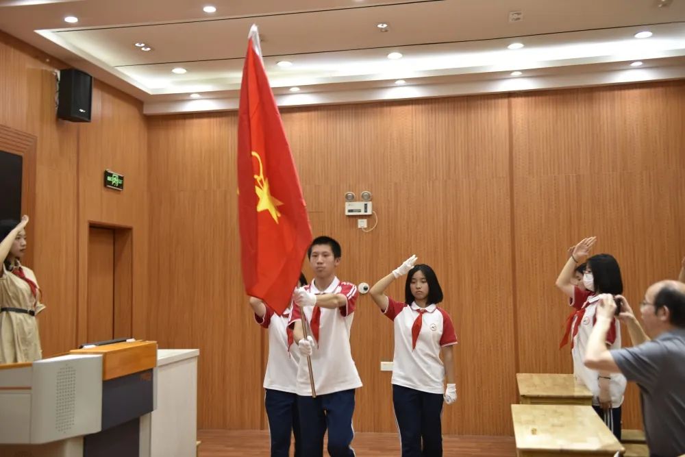 羅源縣第三中學:學習二十大 永遠跟黨走 奮進新征程——羅源三中2023年退隊入團暨少先隊表彰儀式