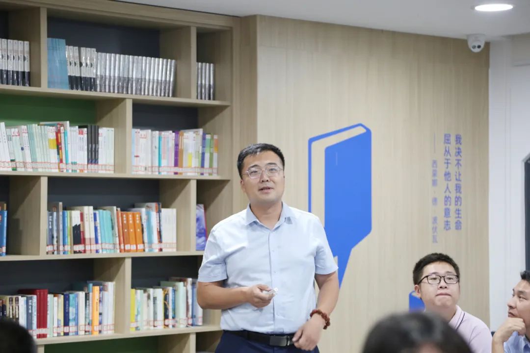 廈門英才學校:大師工作室 | 風好正是揚帆時,浩瀚光明濟滄海 ——翟小寧教授第二次指導廈門英才學校“寧遠班”學員進行集中教育研討