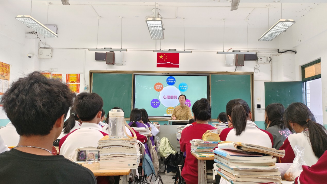 <a href=http://www.tjsxht.com/school-438/ target=_blank class=infotextkey>福州環保職業中專學校</a>