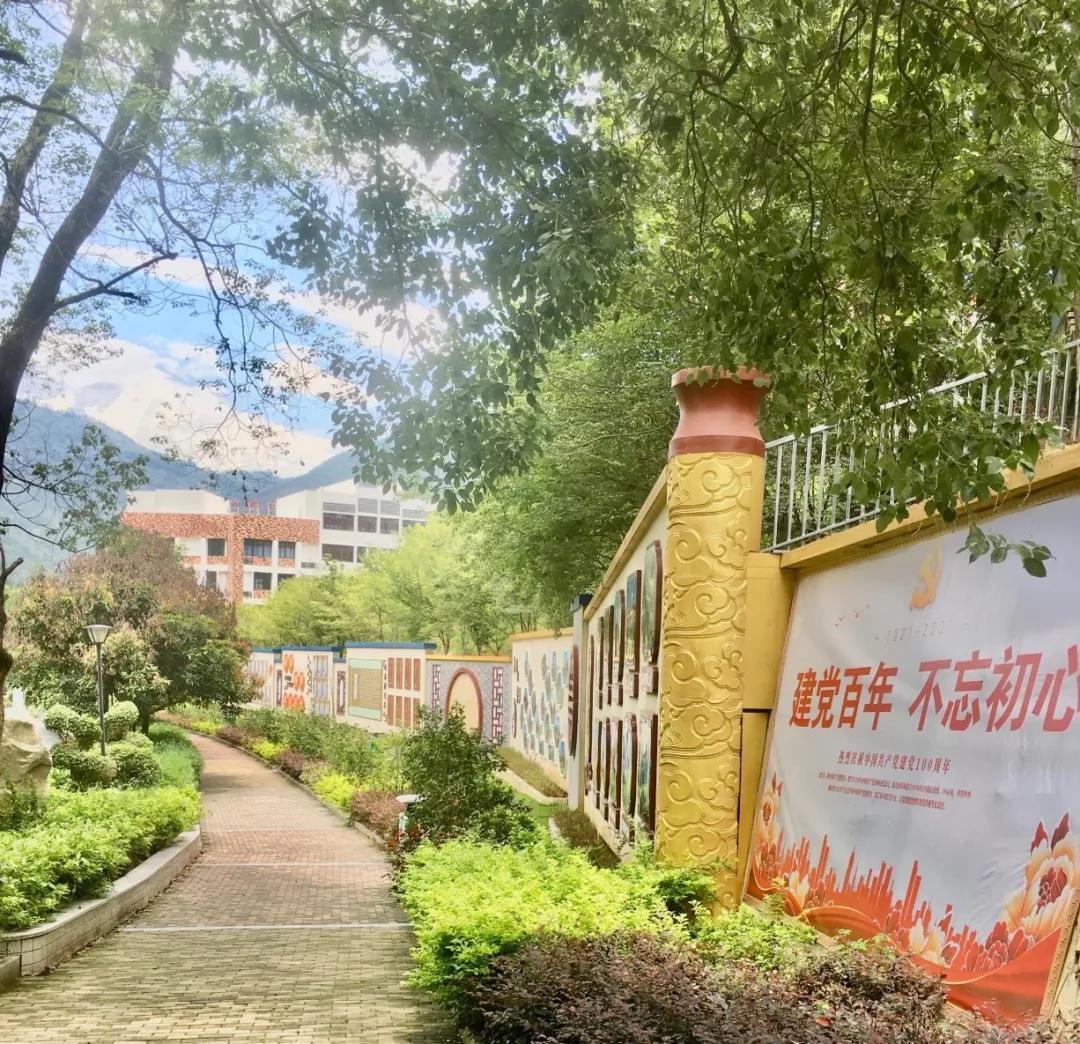<a href=http://www.tjsxht.com/school-476/ target=_blank class=infotextkey>永泰城鄉建設職業中專學校</a>
